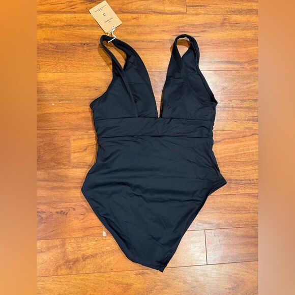 YAKISWIIM Womens Black One Piece Swimsuit NWT - Picture 4 of 5